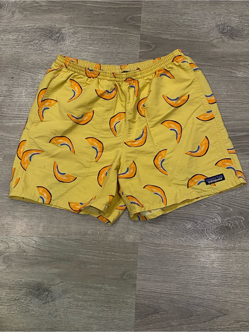 RARE Patagonia Baggies Men Small Yellow Melon Fruit Print Shorts